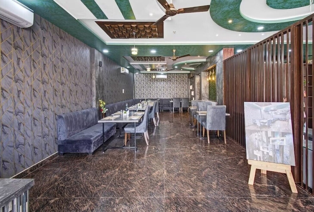 Hotel Ratan Palace