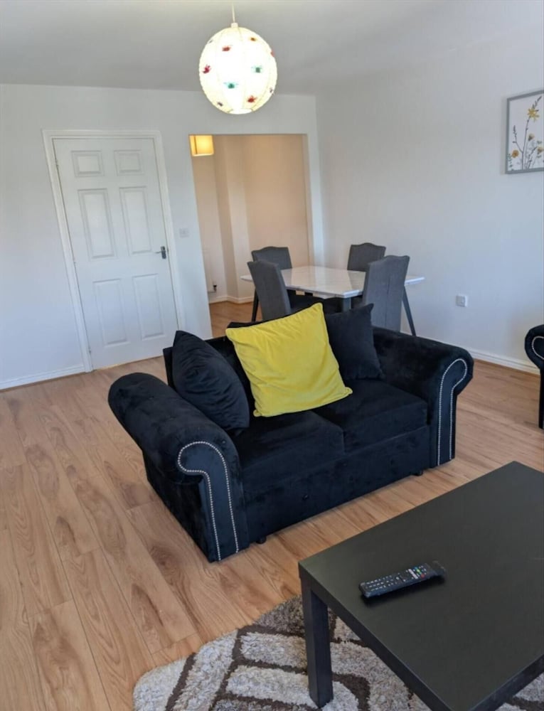 Enbrook Valley House - 3 Bedrooms, Folkestone