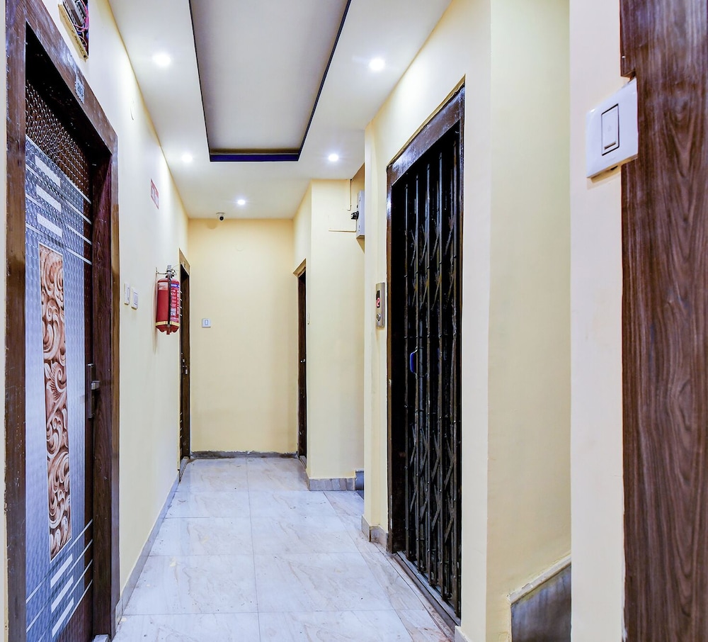 Fabhotel Love Birds Chinar Park