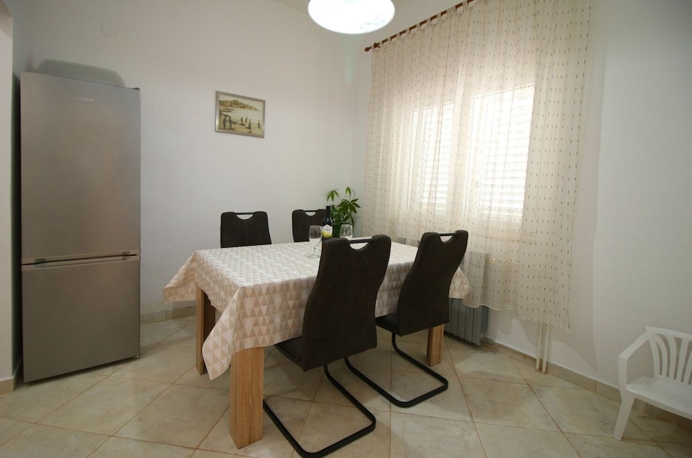 Mirja - With Parking - A1 view 4