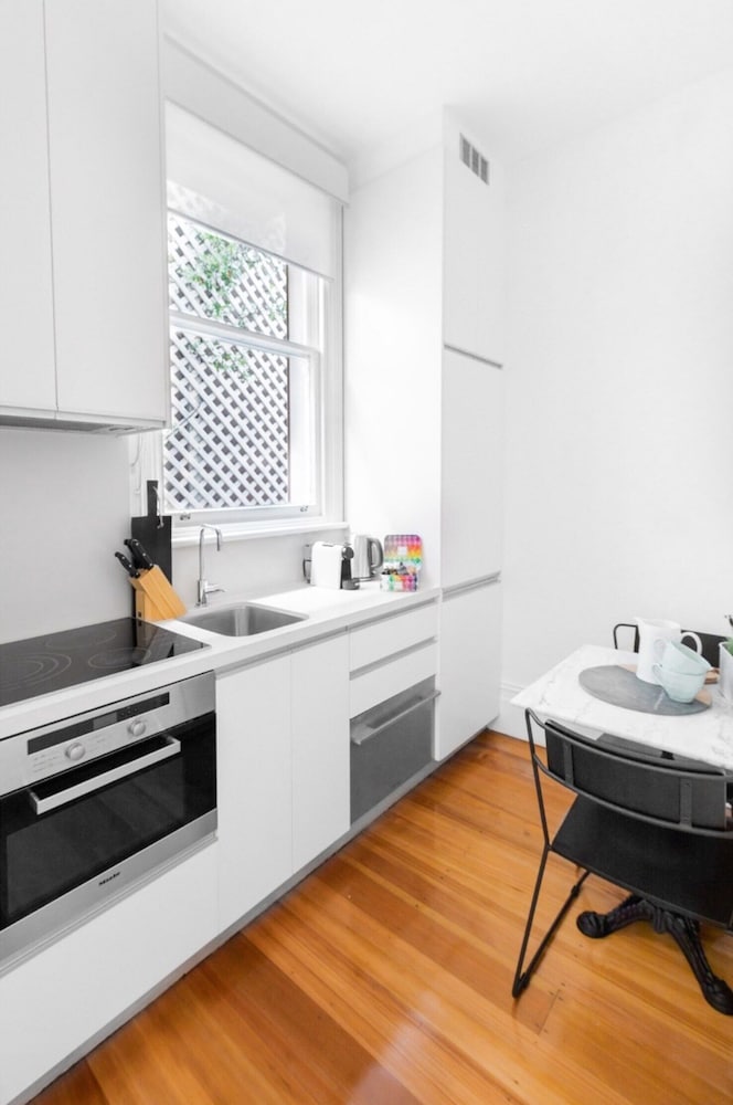 Renovated Studio in Bohemian Area Close to City