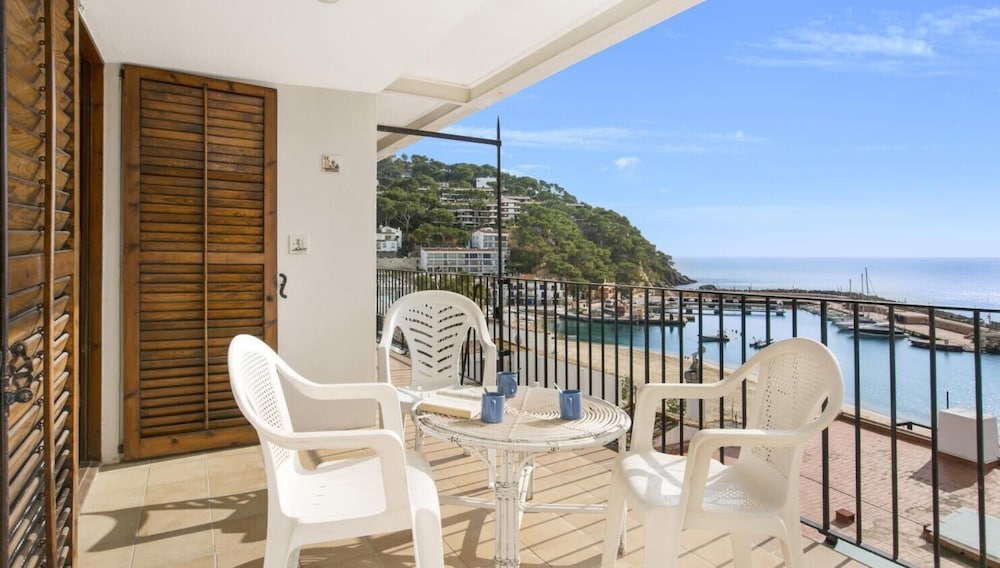 Pruneda in Llafranc With 2 Bedrooms and 1 Bathrooms