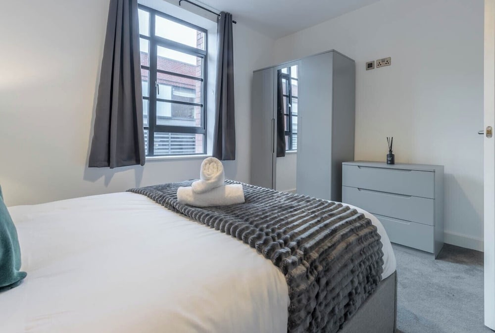1 Bed Flat - Sleeps 4 - Pets - Parking - Wifi