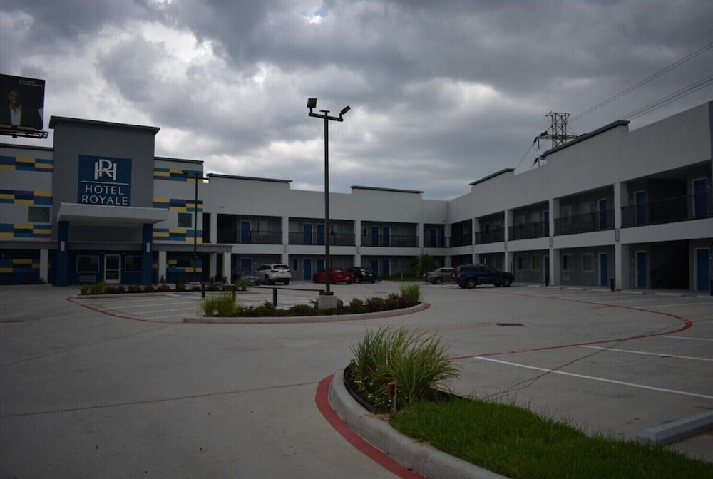 Hotel Royale IAH Airport North Houston I-45