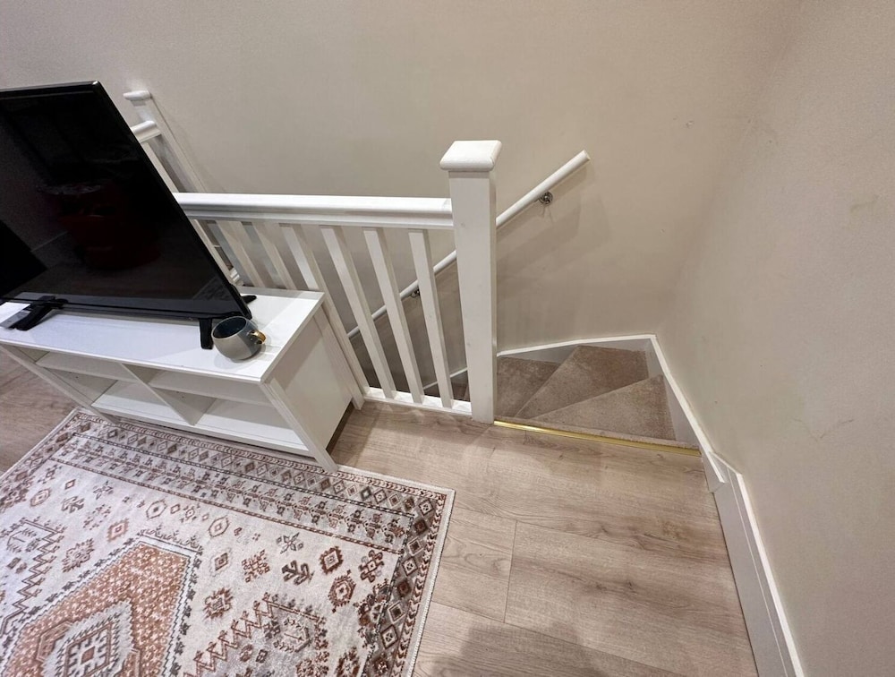 Charming Duplex 10min to London Bridge, Quiet
