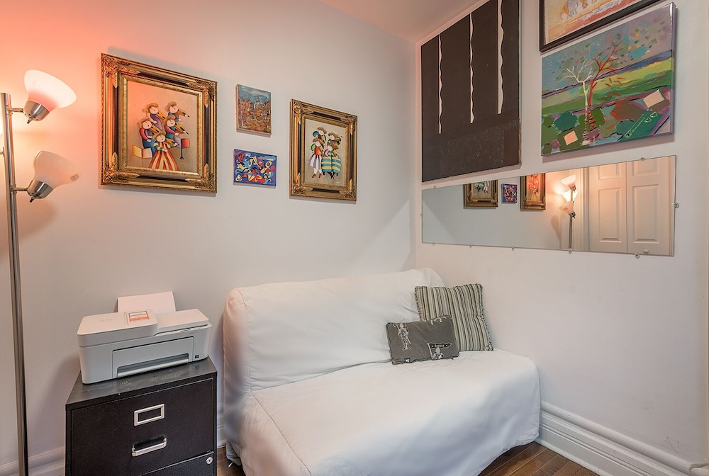 Beautiful 2 BR in the Heart of Downtown - Image 4