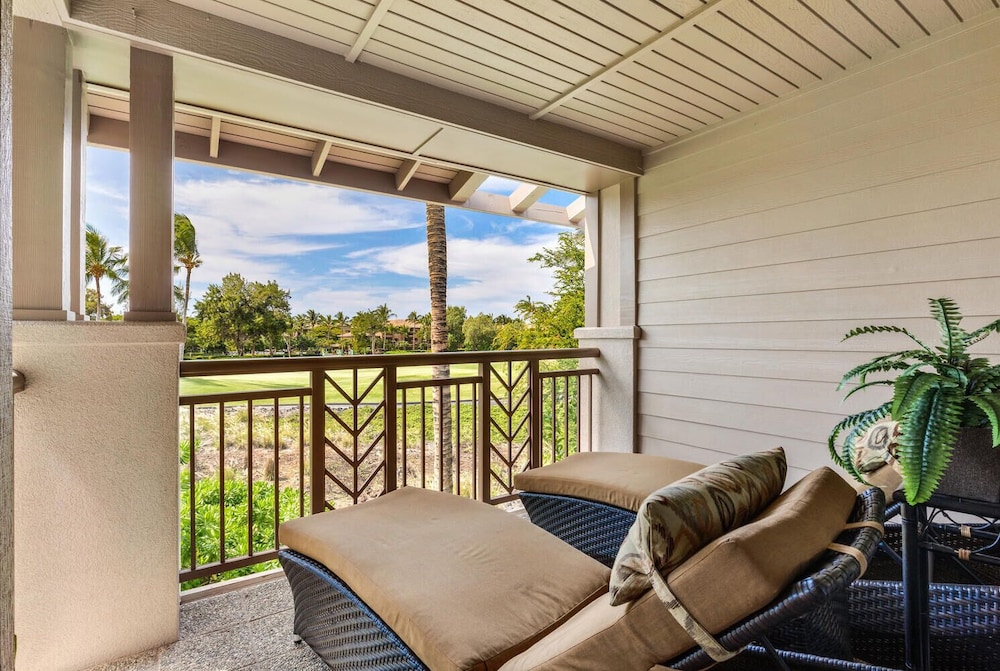 Beautifully Furnished - Hawaiian Villa - AC & Wifi! - Vrkcv