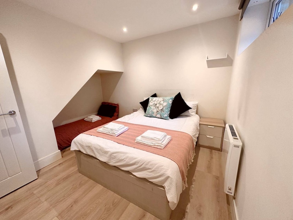Charming Duplex 10min to London Bridge, Quiet