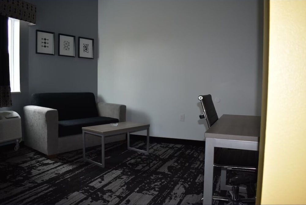 Hotel Royale IAH Airport North Houston I-45