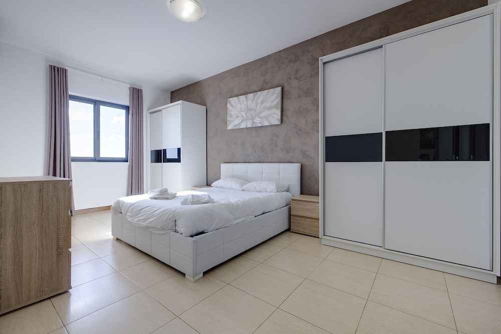 Modern 3BR Apartment in the Centre of Sliema view 4