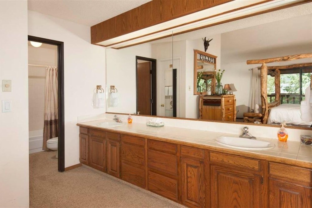 Lagoon 762b 3 Bedroom Townhouse by RedAwning