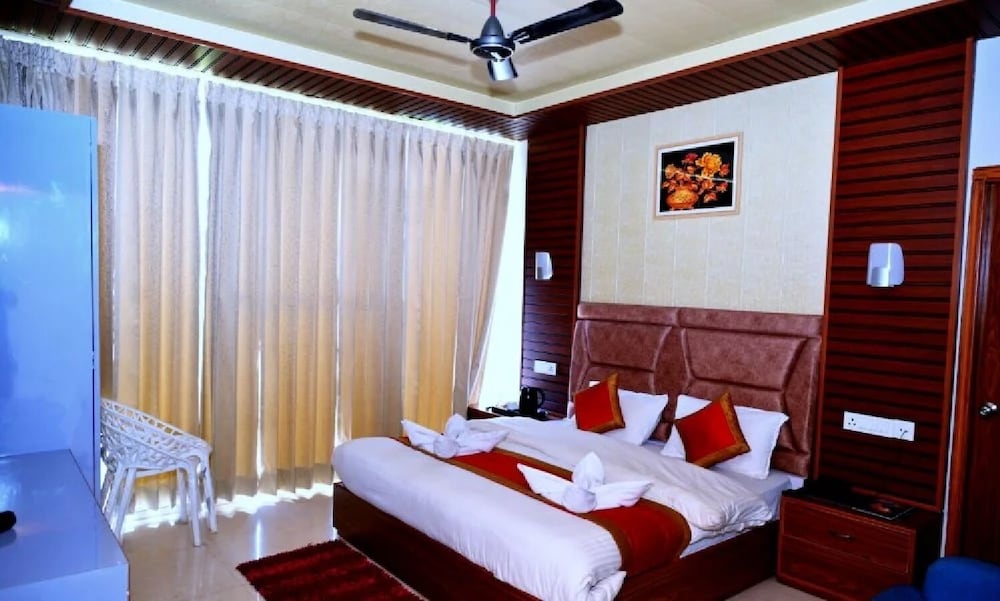 R Narayan Pleasant Inn Hotel - Guptkashi
