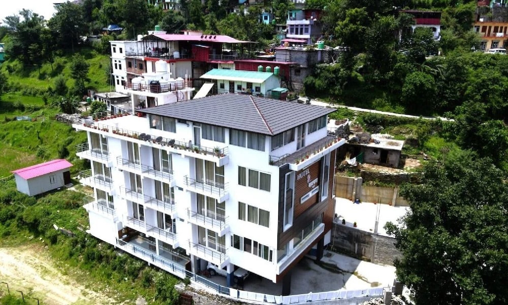 R Narayan Pleasant Inn Hotel - Guptkashi
