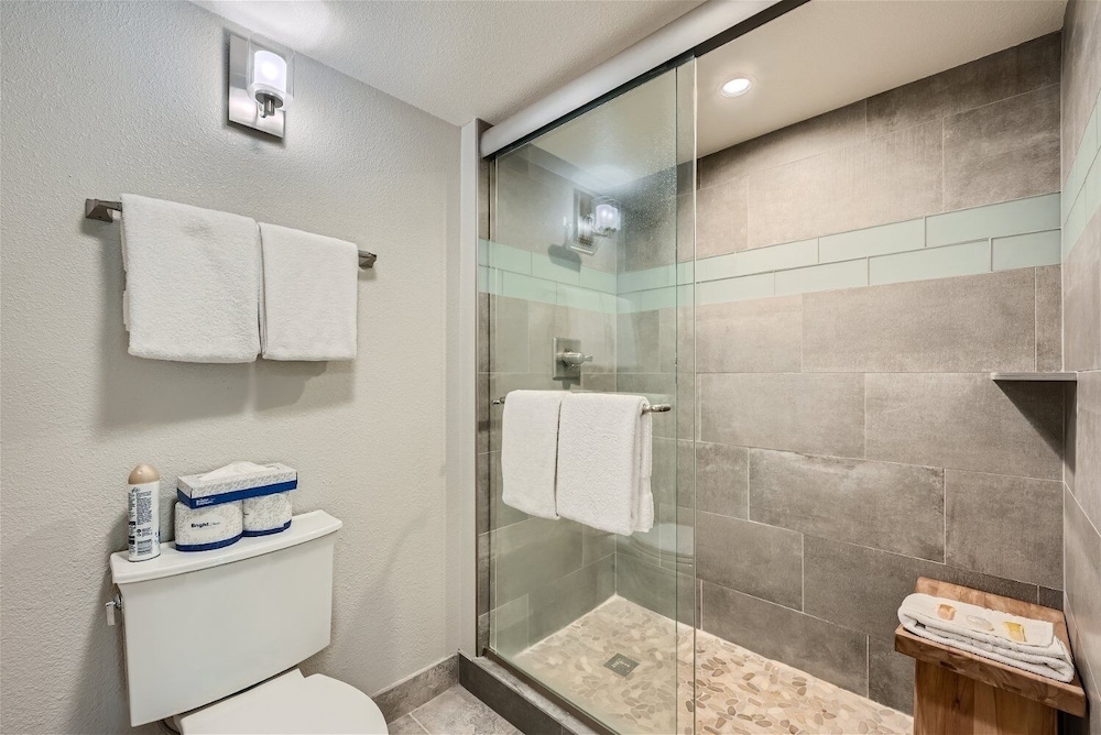 The Pines - Keystone Ski Resort CO Vacation Lodging