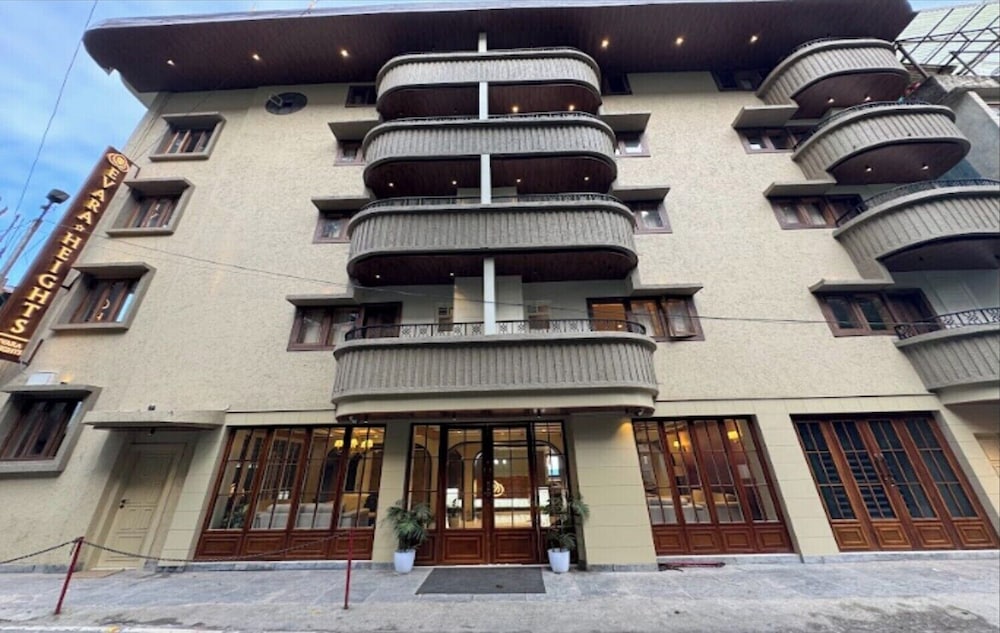 Evara Heights