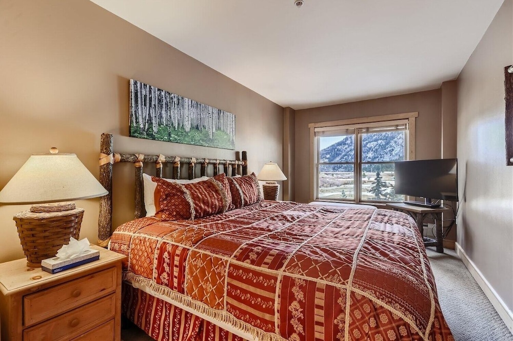 Copper Springs 320 2 Bedroom Condo by RedAwning view 3