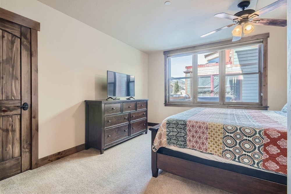 Condos Off Main 15 4 Bedroom Condo by RedAwning view 4