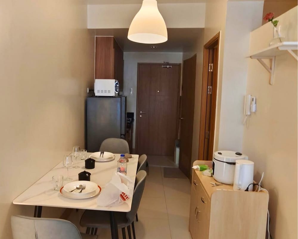 Live Just Steps Away From Mall of Asia