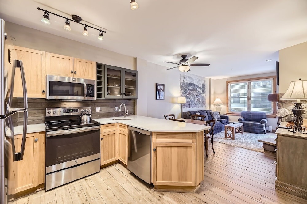 Buffalo Lodge! River Run! Walk To Lifts! 1 Bedroom Condo