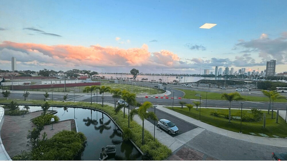 Flats no Parque do Cais Recife