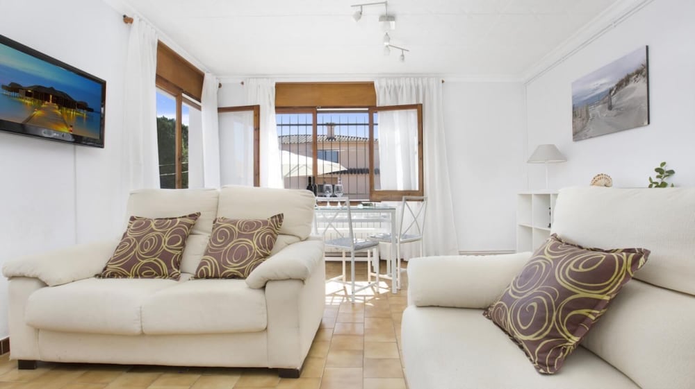 Tensi in Blanes With 5 Bedrooms and 2 Bathrooms