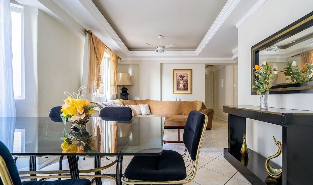 3 Bedroom apt 100m fr/ the Central Beach BC Edg401
