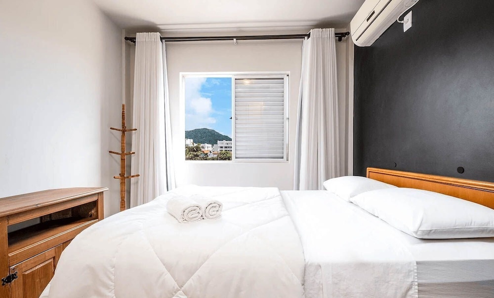 Beautiful apt 600m From Ingleses Beach Cnu202