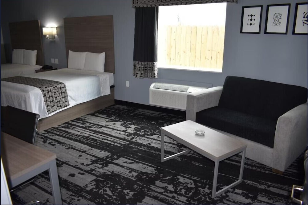 Hotel Royale IAH Airport North Houston I-45