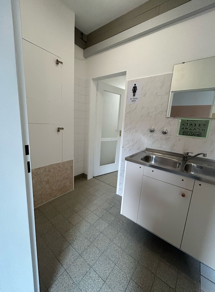 2-Rent Group Hostel Zimmer&Apartments GKP2