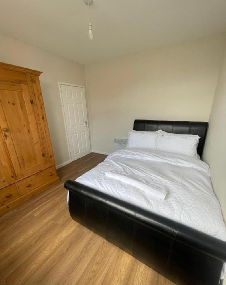 Hillside Retreat in Wolverhampton