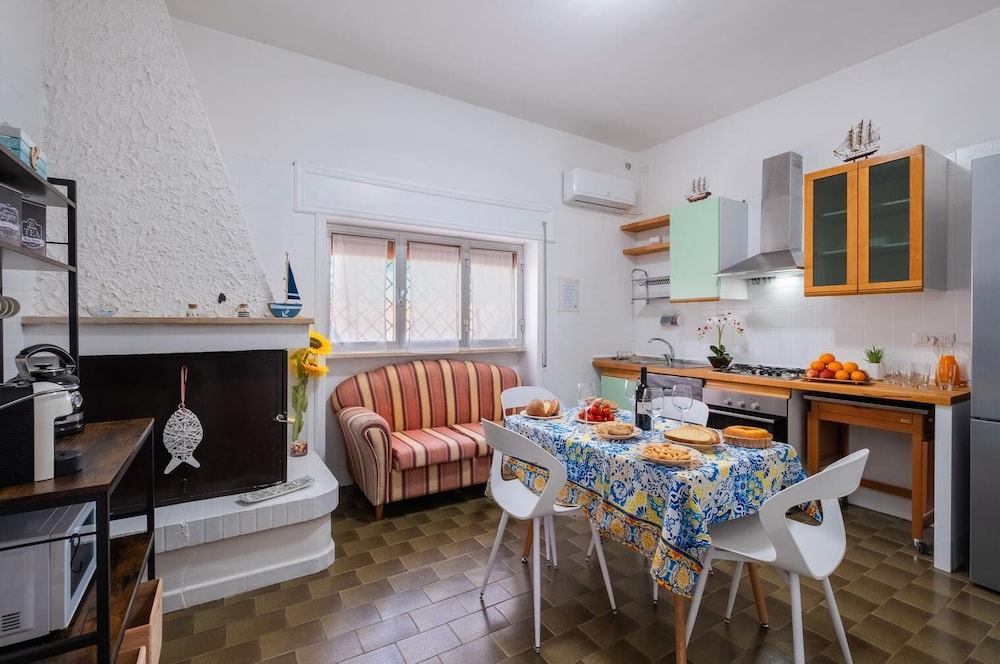 Sunshine Escape Villa In Porto Cesareo