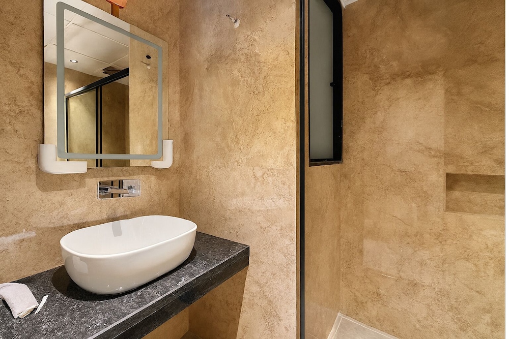 Hotel Grand Shalimar by JMD Group
