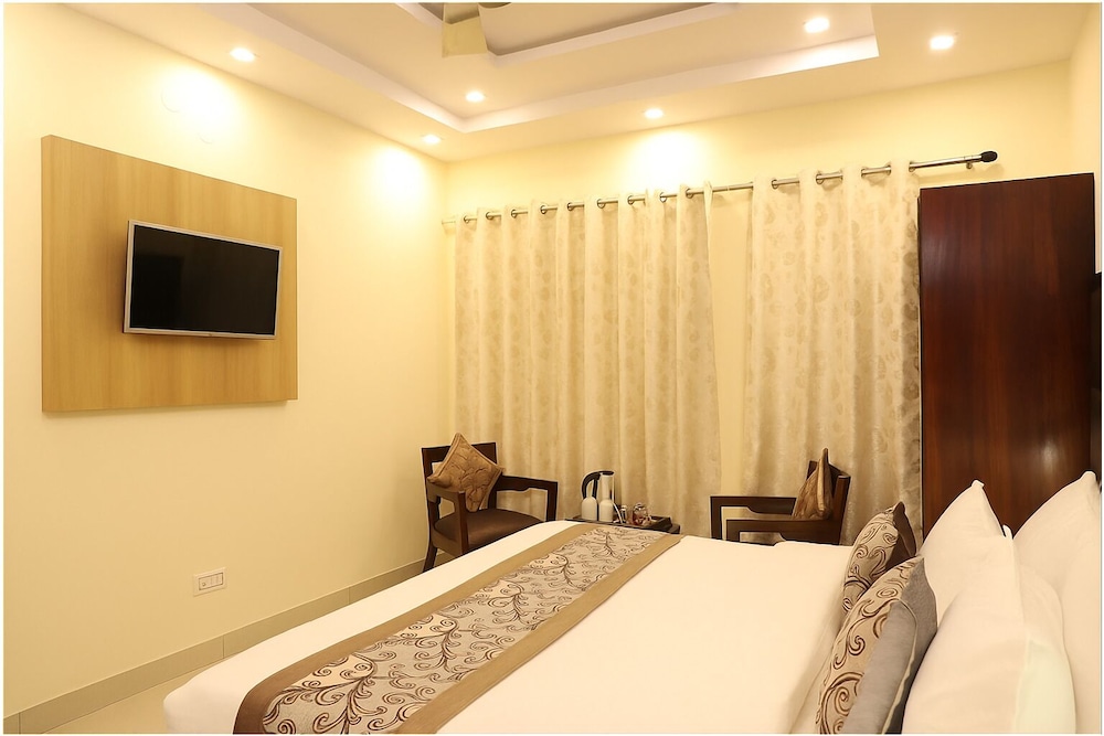 Hotel Winter Line Inn Near St Francis Monastery
