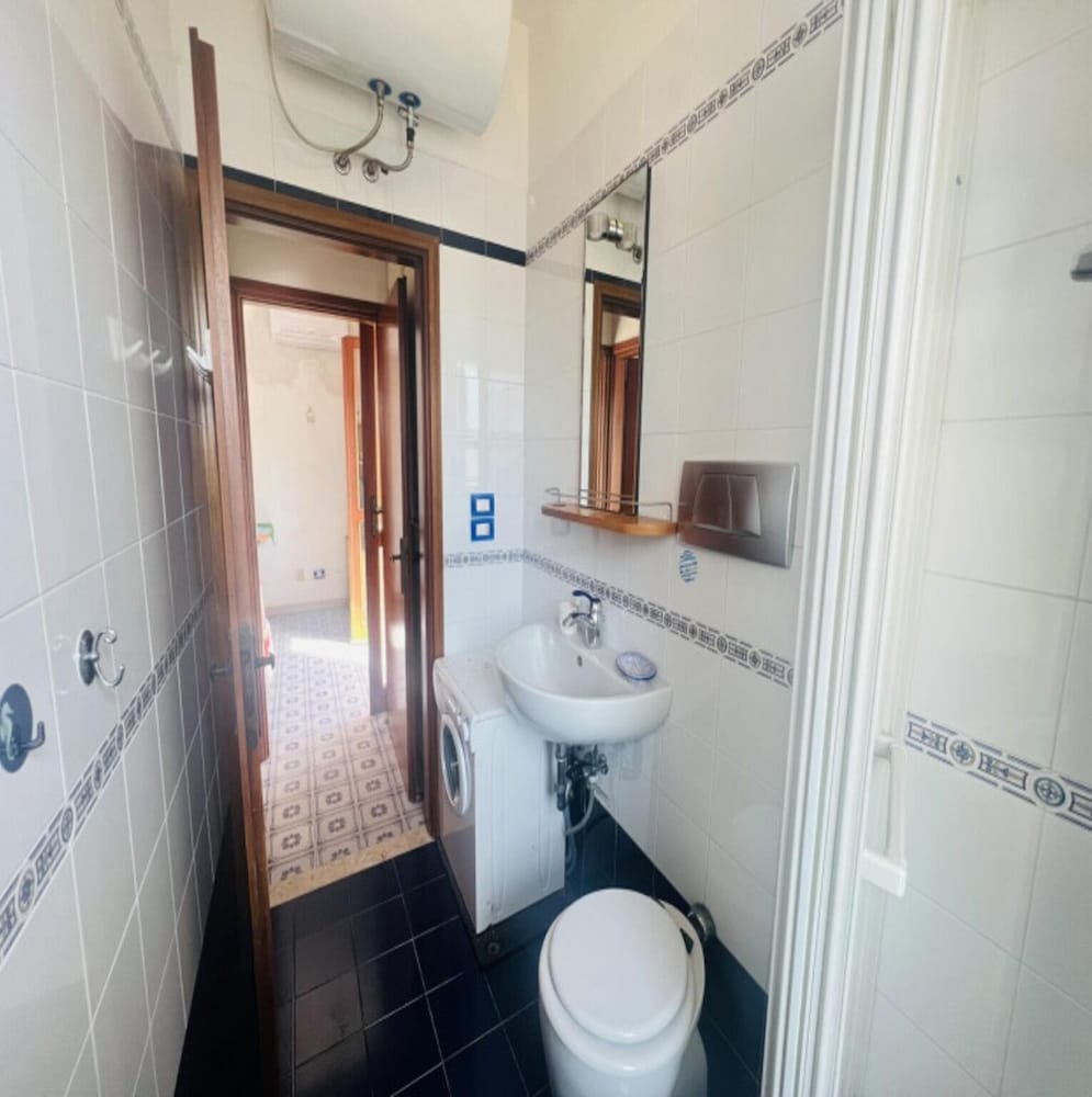 Sunny Apartment With Balcony-beahost
