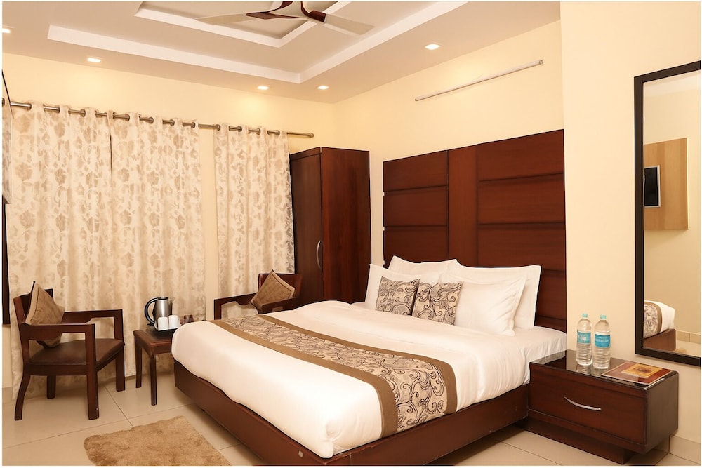 Hotel Winter Line Inn Near St Francis Monastery