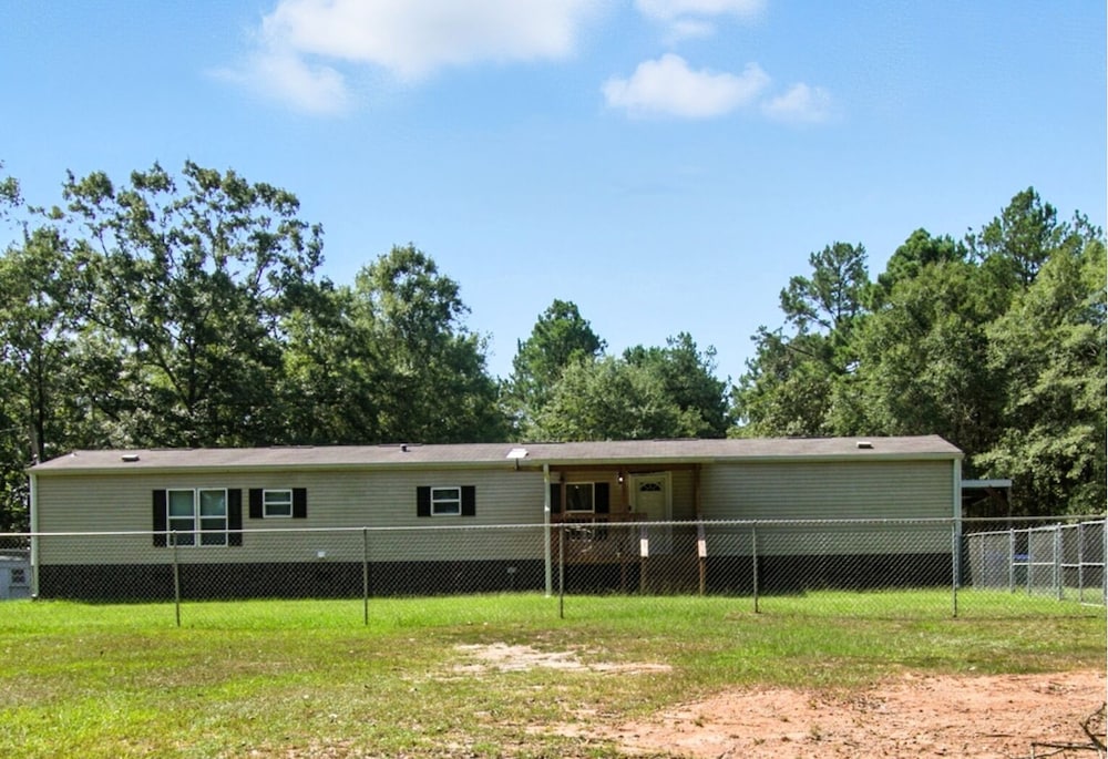 Tranquil Country Retreat Surrounded By Nature 3 Bedroom Home