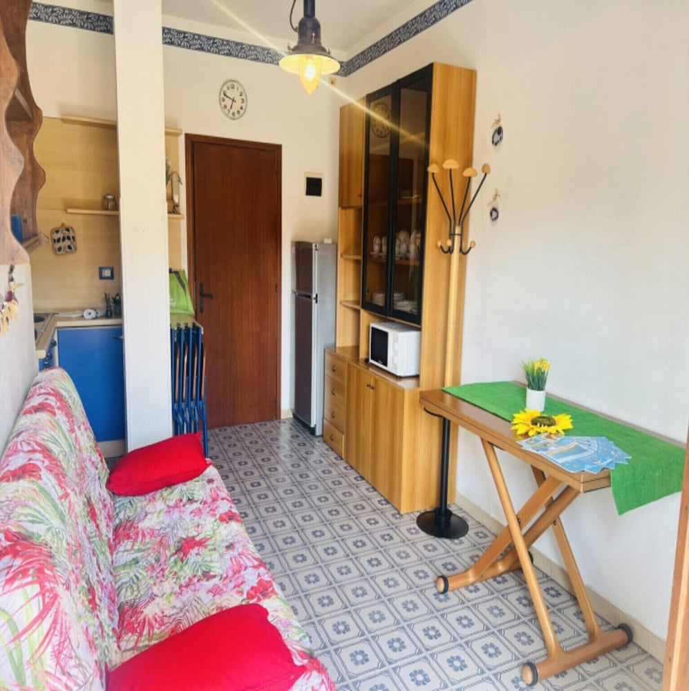 Sunny Apartment With Balcony-beahost