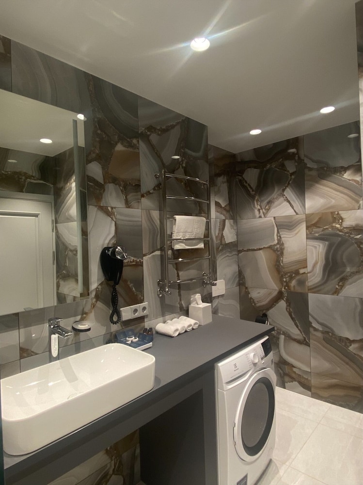 Roze Boutique Apartments