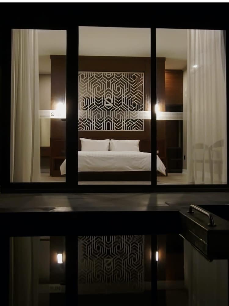 Song View Pool Villa