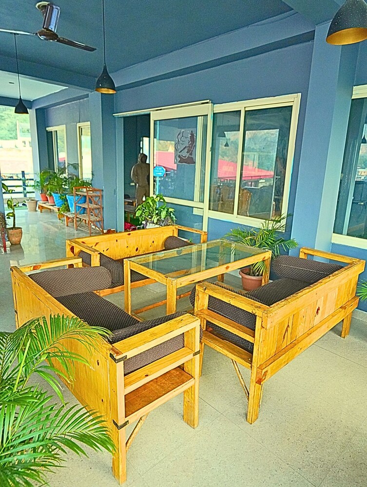 Skyard Hostel & Homestay (Harsil Valley)
