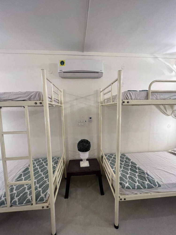 Hostel ivory