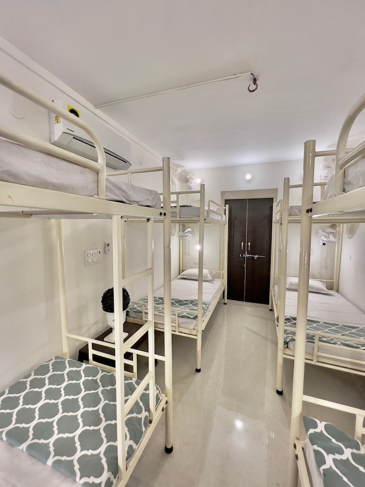 Hostel ivory