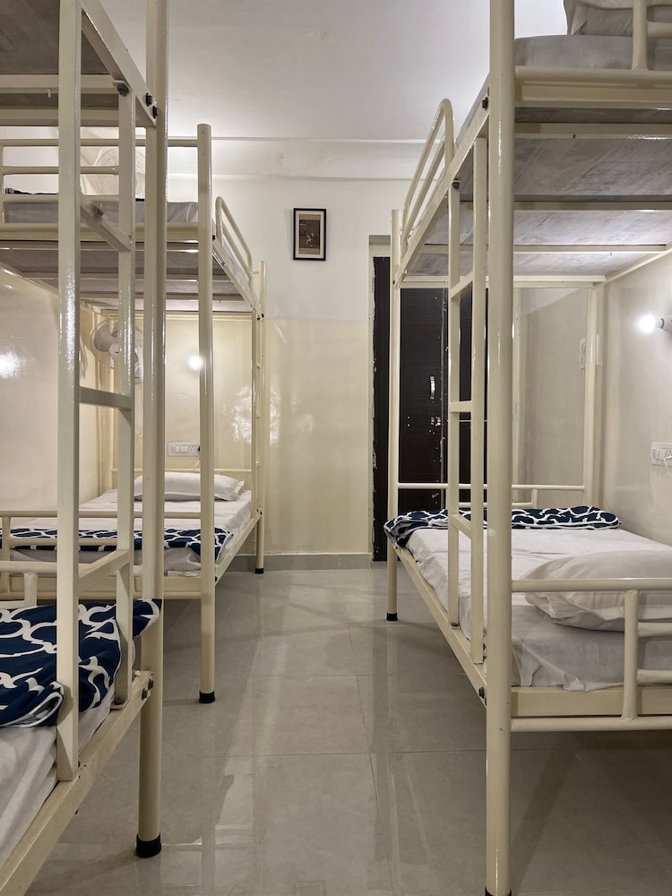 Hostel ivory