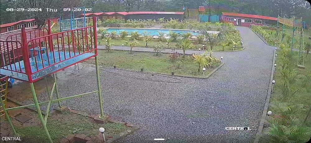 Cheetah Farms Jungle Stay