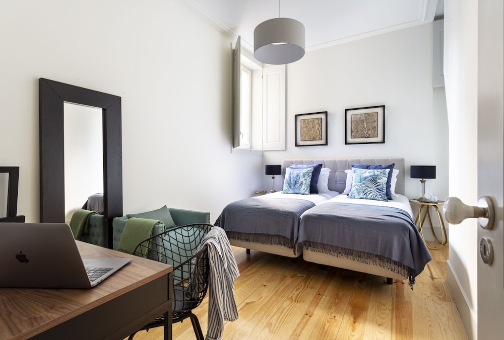 JOIVY Energetic 2BR Apt w/workspace, by the Santa Justa Lift, in Baixa view 4