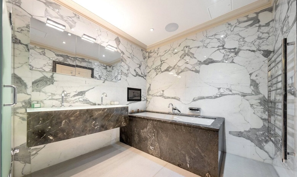 Mayfair Mansions