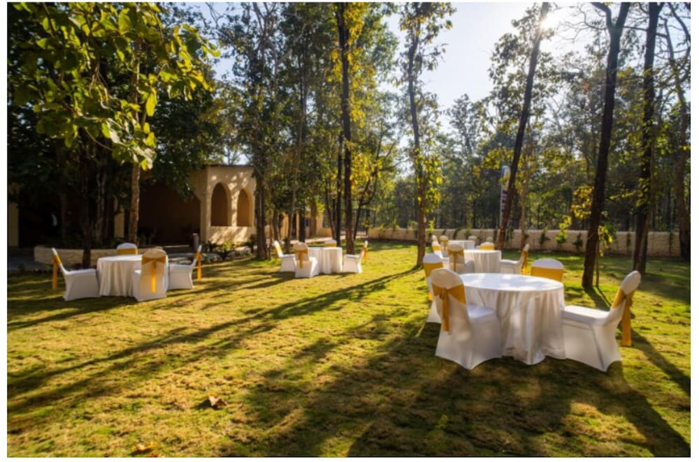 Citrus Prime Bandhavgarh Resort and Cott