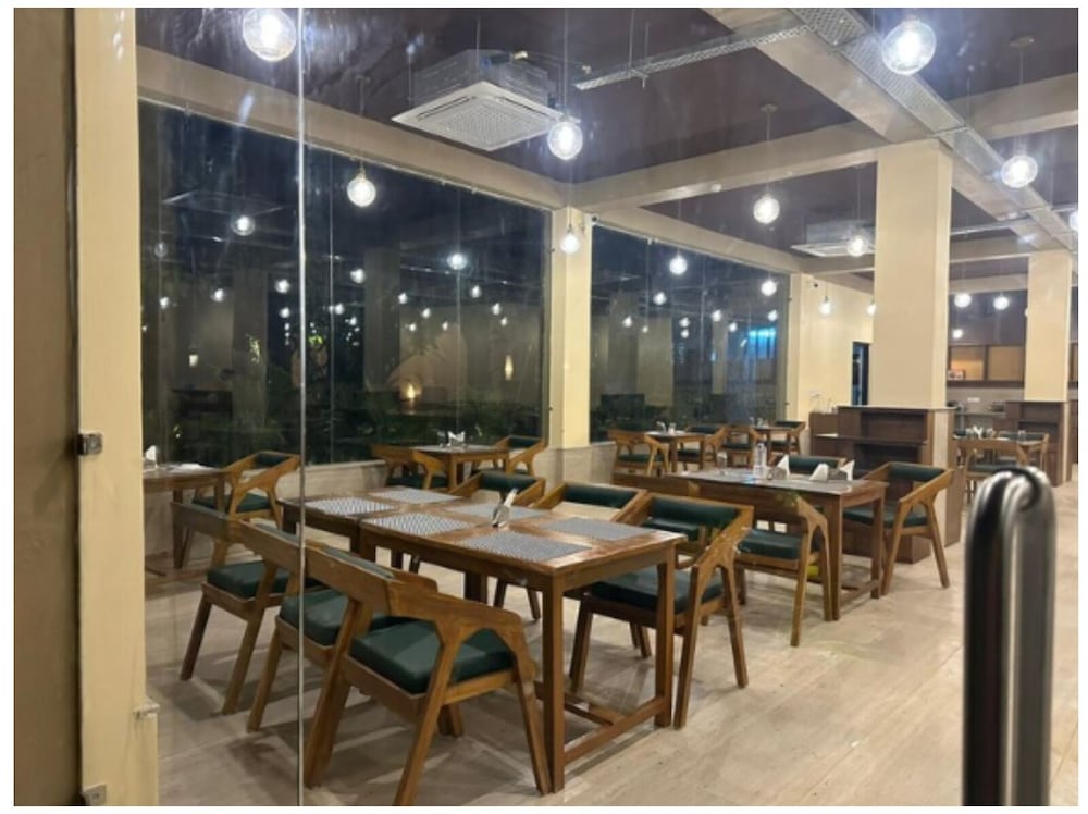 Citrus Prime Bandhavgarh Resort and Cott
