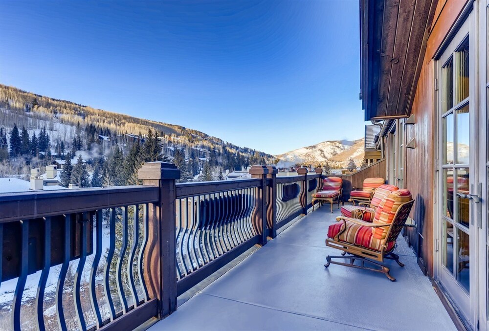 1-#42 4BD One Willow Bridge Road view 5