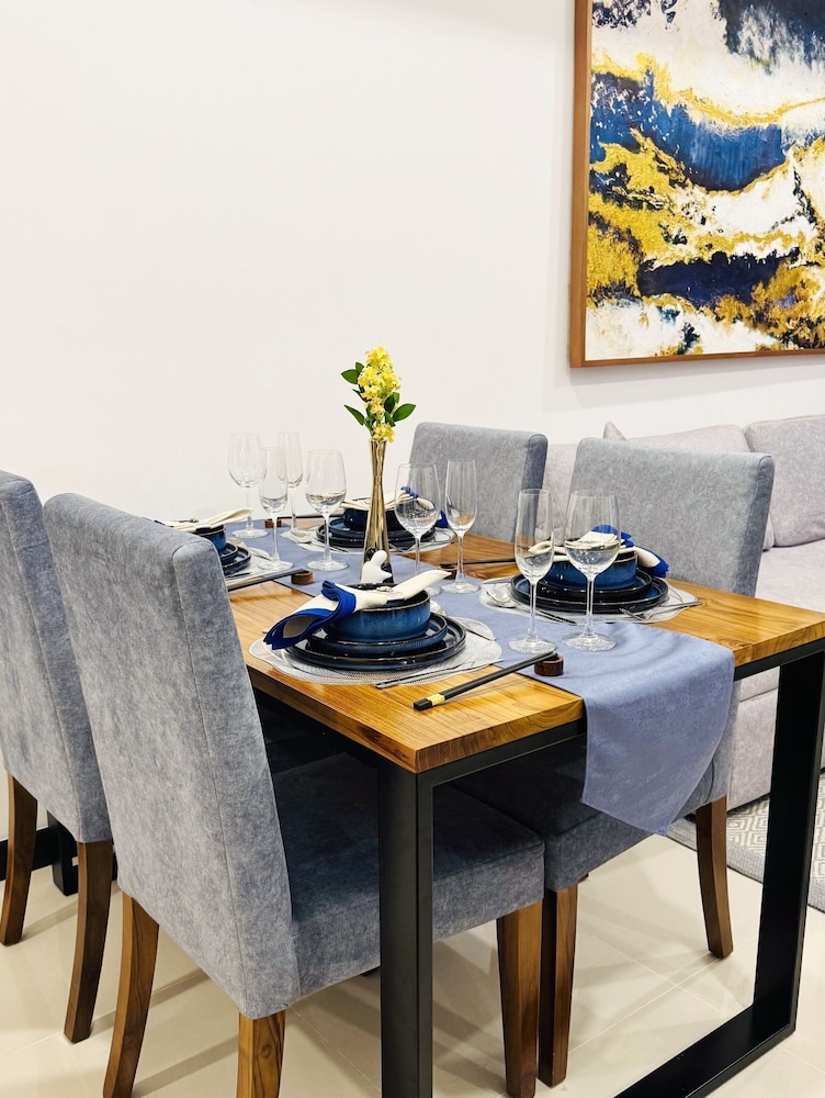 YAKA Trizen Luxury Apartments